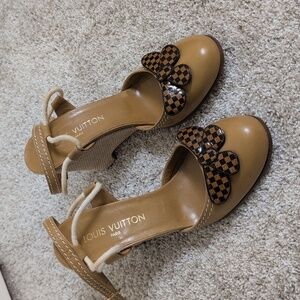 Vintage Louis Vuitton Wedge 37